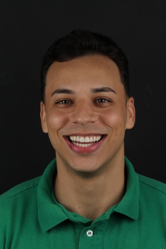 Paciente com sorriso renovado